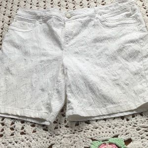Euc Vera wang white shorts